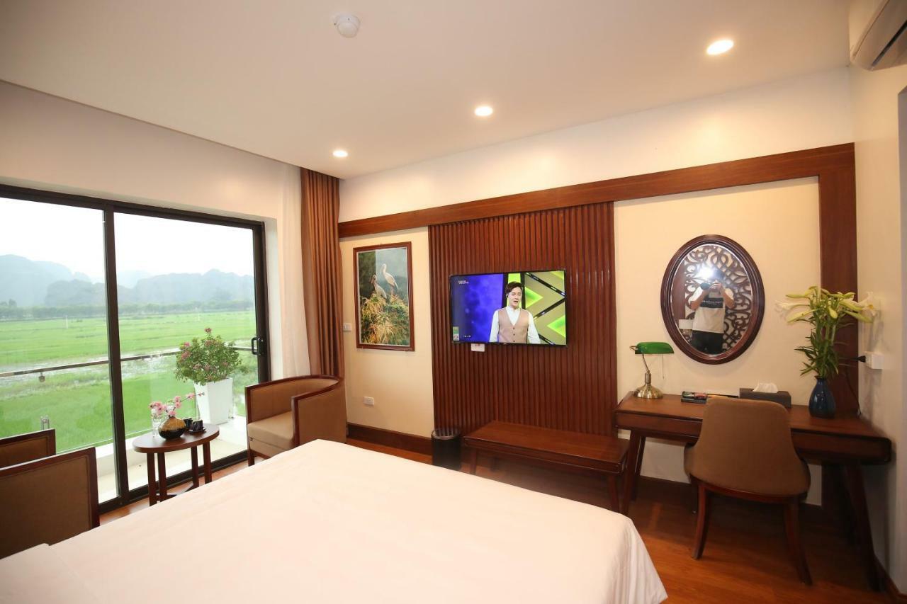 Liberty Hall Tam Coc Hotel & Villa Нин Бин Екстериор снимка