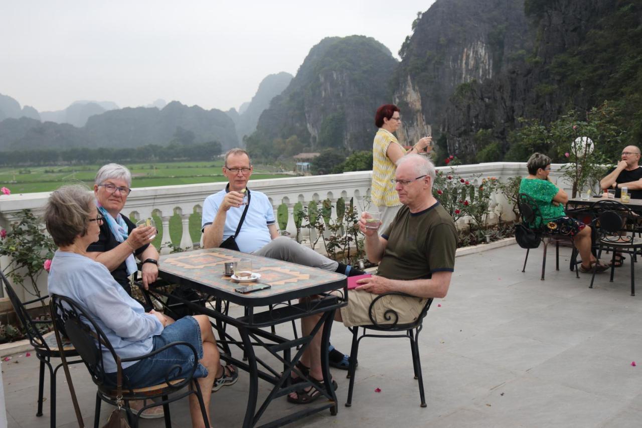 Liberty Hall Tam Coc Hotel & Villa Нин Бин Екстериор снимка